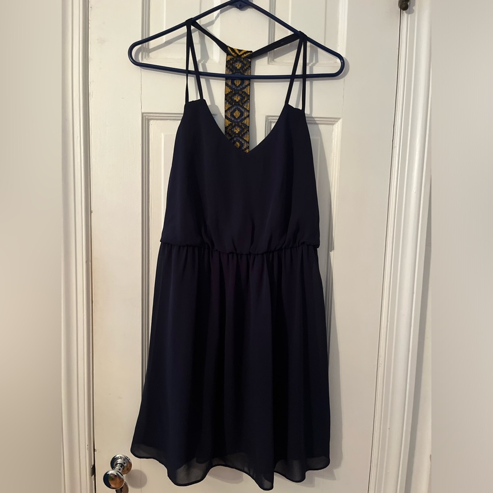 Size M dress